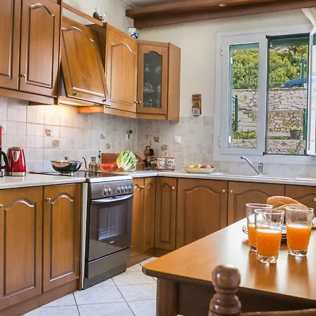 Voula Myrtos Apartamento *